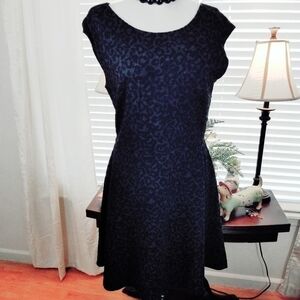 - Loft sz 2 dress knit animal print